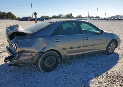 2006 Toyota Camry Le z USA, uszkodzony, nr VIN 4T1BE32K86U651996